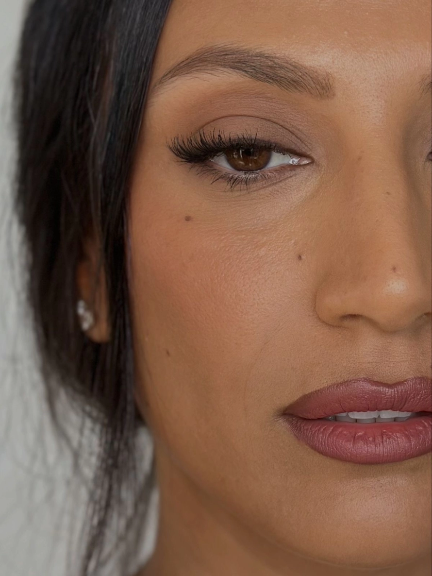 Paquete de maquillaje y peinado invitada 