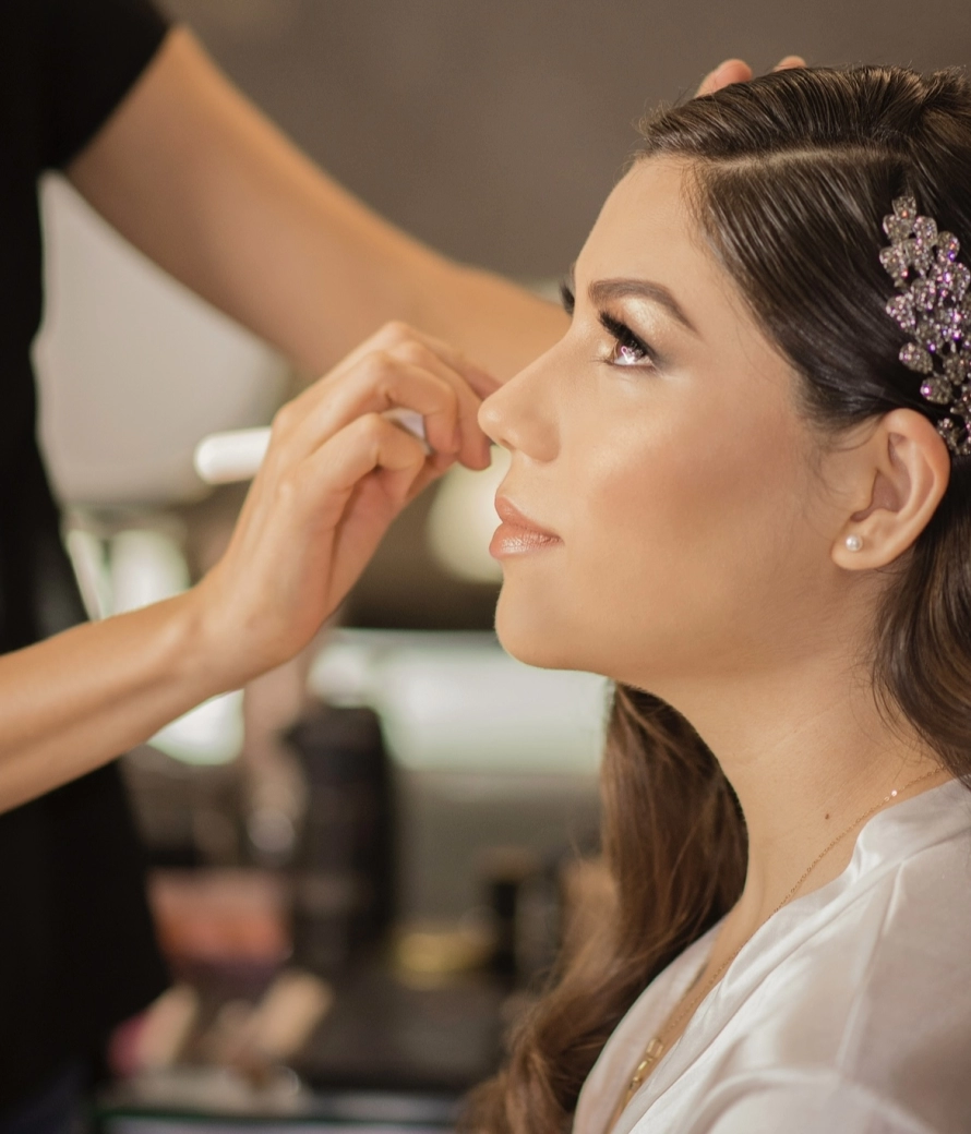 Pruebas de maquillaje y peinado de novia 