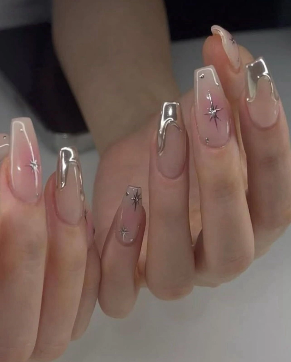 Aura 33 Nails Room