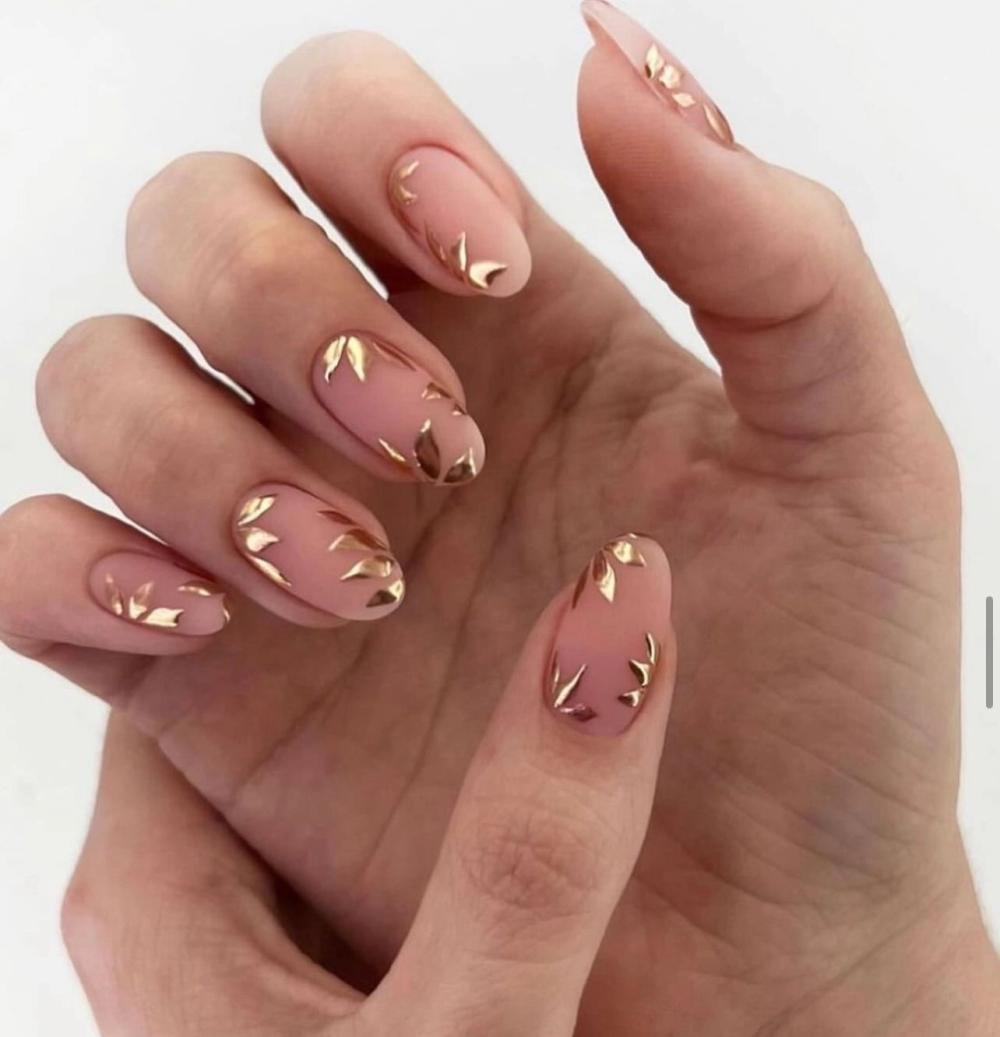 Aura 33 Nails Room